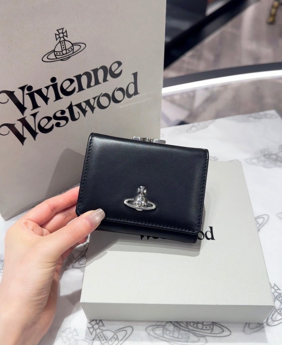 Vivienne Westwood Small Frame Wallet 黑銀色荔枝皮 & 超軟熟牛皮🖤✨ 內有超多格超實用！！ - Topickstore
