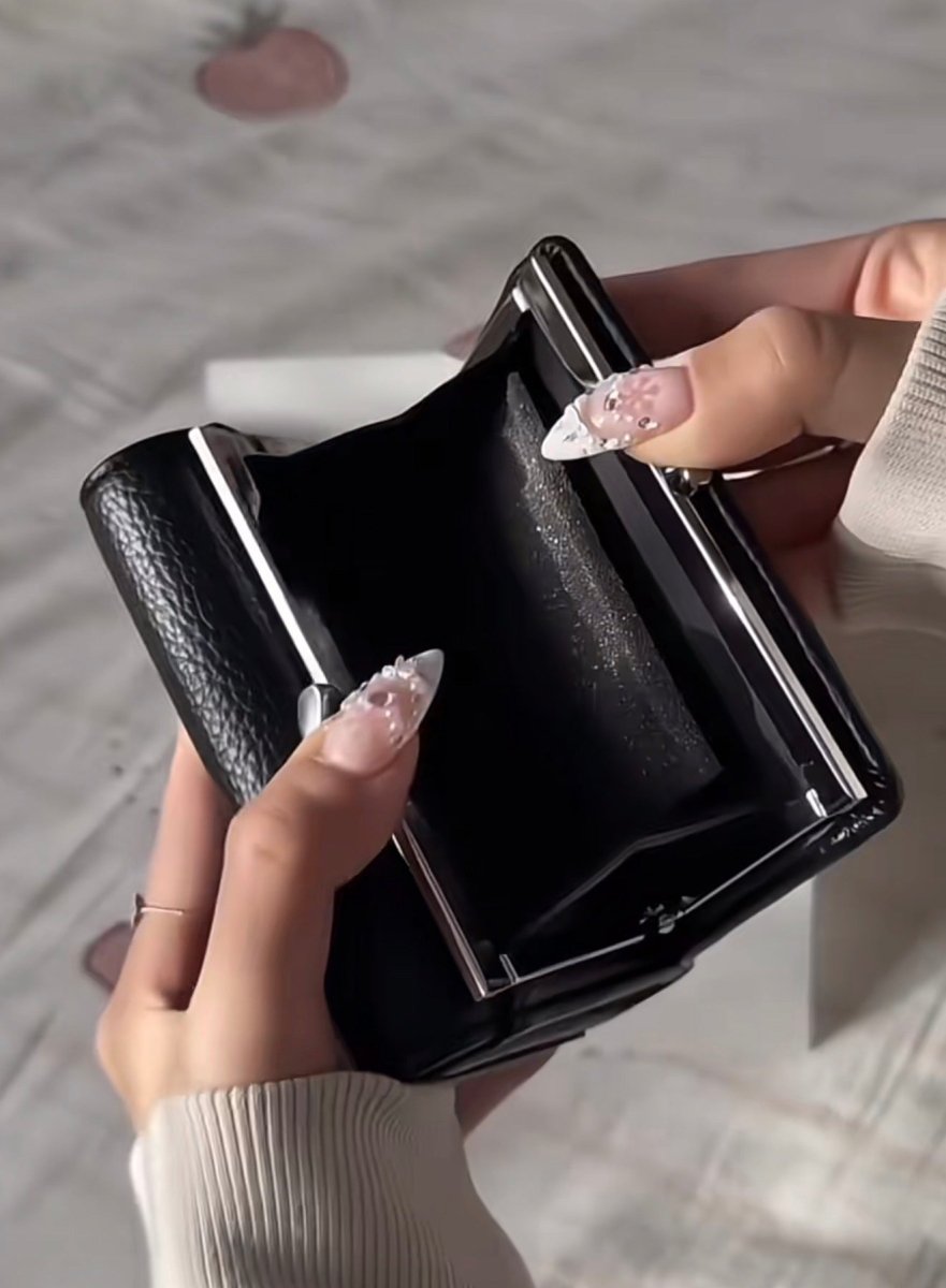 Vivienne Westwood Small Frame Wallet 黑銀色荔枝皮 & 超軟熟牛皮🖤✨ 內有超多格超實用！！ - Topickstore