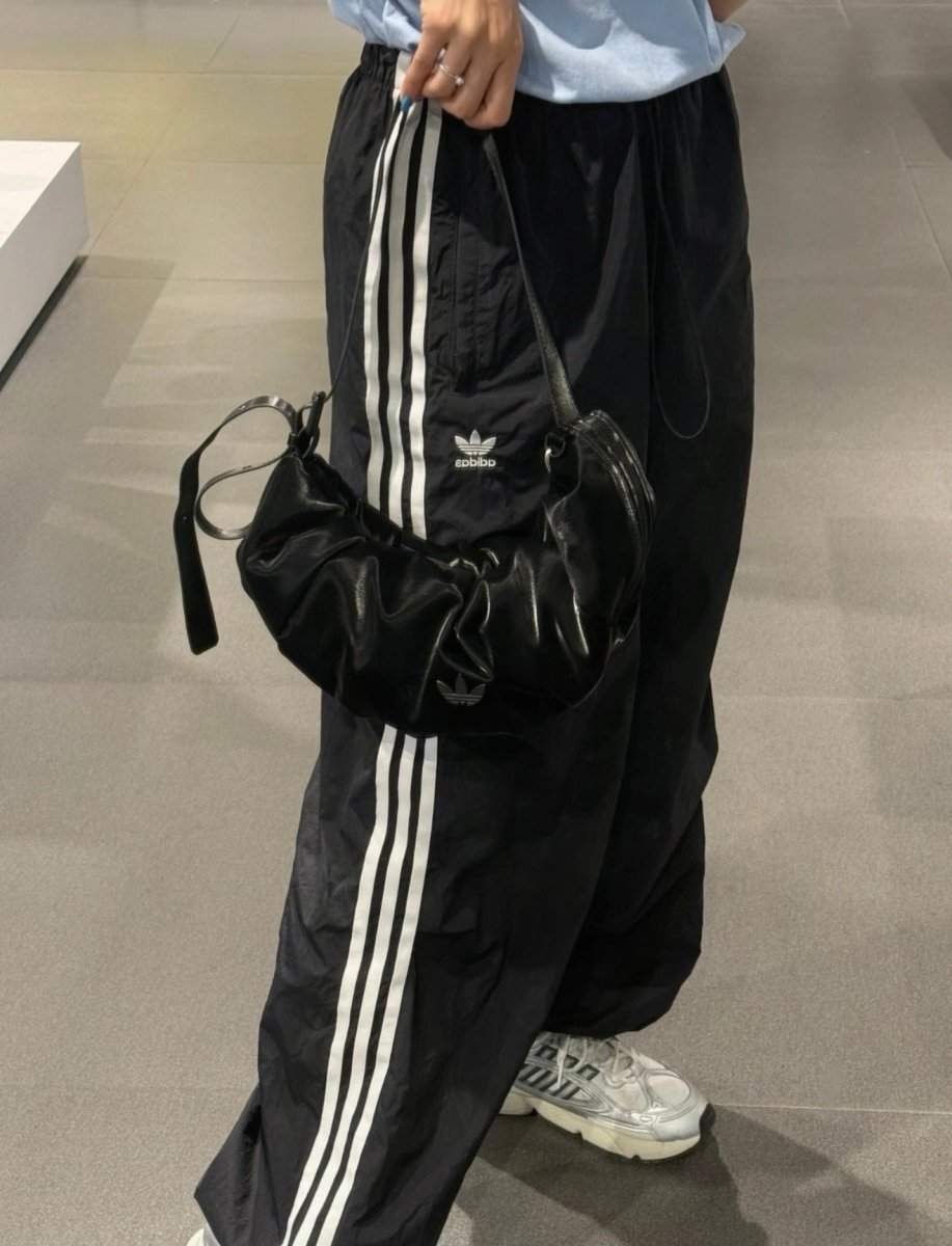 ADIDAS 3WAY SHOULDER BAG 超軟熟餃子皮袋｜韓系鬆弛感 - Topickstore