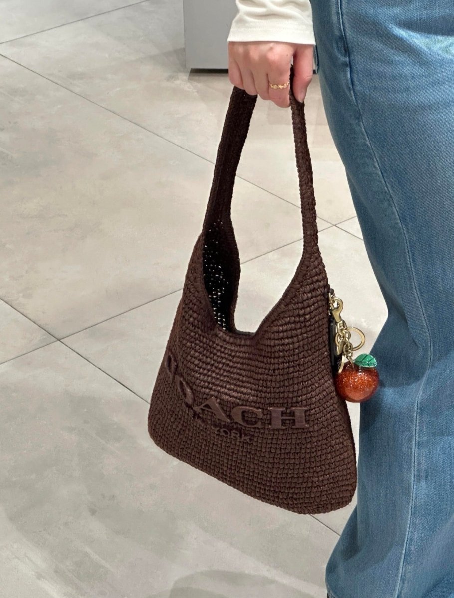 Coach Brooklyn Shoulder Bag 28 草編肩背袋｜夏日度假風情 - Topickstore