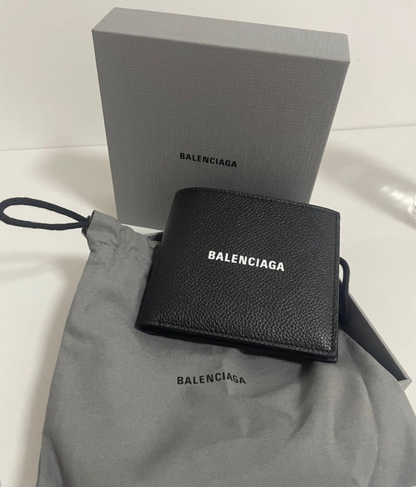 Balenciaga Cash Square 🔥 經典logo牛皮粒面短夾 - Topickstore