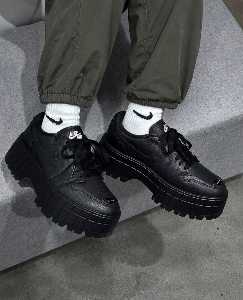 🖤Karina 同款！Nike Air Jordan 1 Brooklyn Low 鐵牌厚底鞋(黑白兩色) - Topickstore