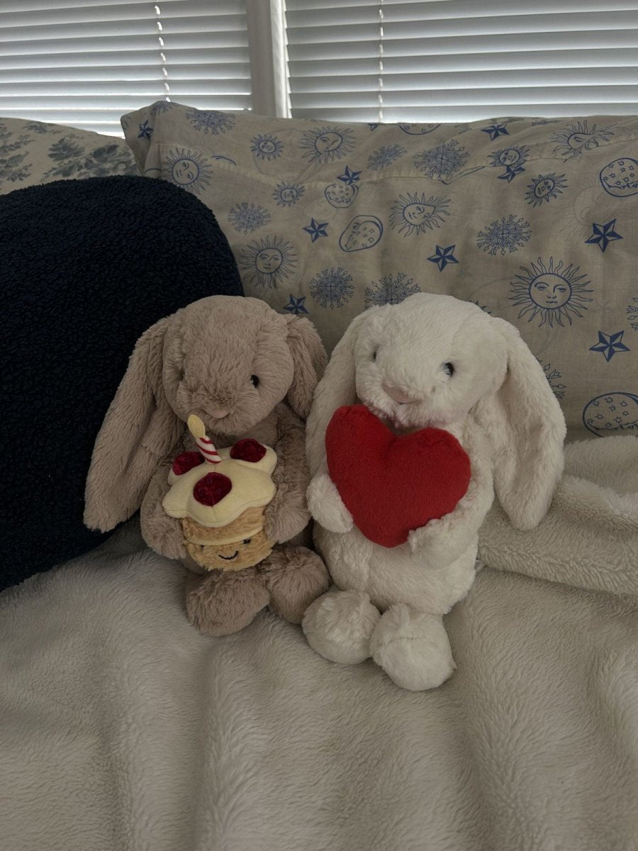 JELLYCAT Bashful Bunny with Heart 抱心心兔兔公仔 - Topickstore