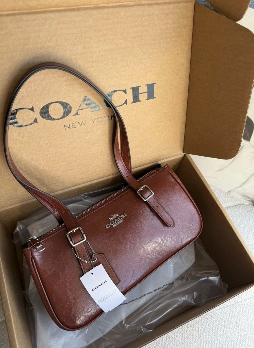 Coach Asher 34 🕯️油蠟皮復古單肩包🖤｜最熱賣兩色：￼楓葉棕🍁 & 黑色🖤 - Topickstore
