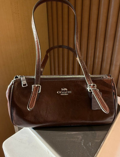Coach Asher 34 🕯️油蠟皮復古單肩包🖤｜最熱賣兩色：￼楓葉棕🍁 & 黑色🖤 - Topickstore