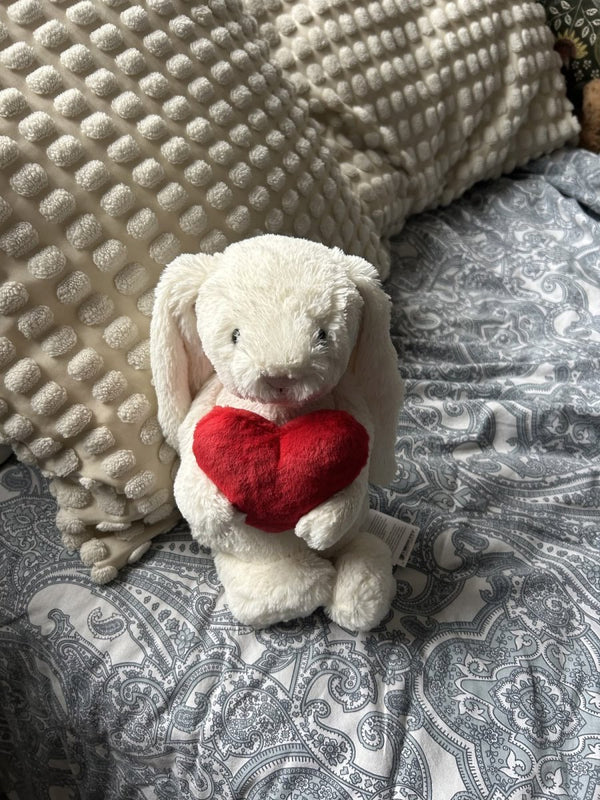 JELLYCAT Bashful Bunny with Heart 抱心心兔兔公仔 - Topickstore