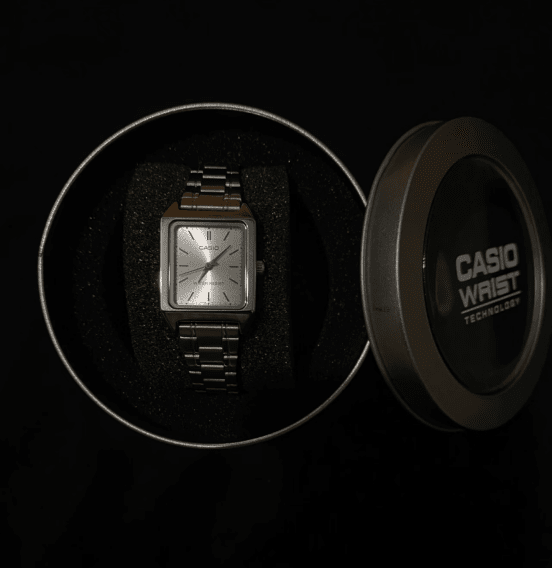 極簡美學天花板！Casio Vintage 復古極簡刻度 小方錶 (金銀兩色) - Topickstore