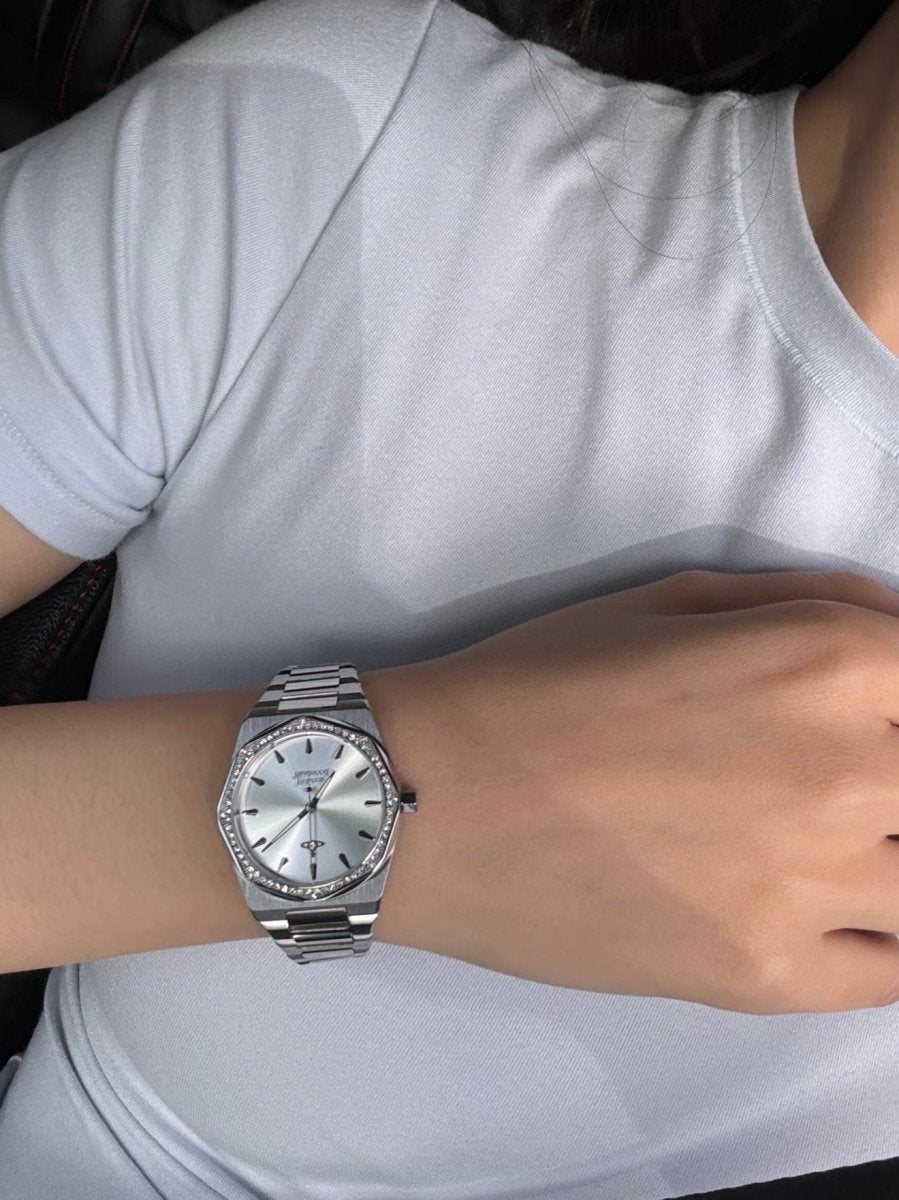 Vivienne Westwood Moonlight 白月光｜清冷感鑲鑽八角手錶 🌙✨ - Topickstore