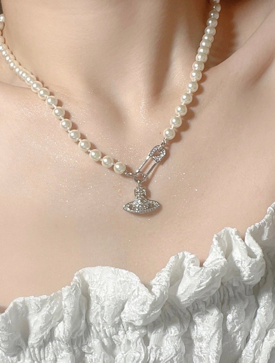 Vivienne Westwood Lucrece Orb 扣針款珍珠項鍊｜[Blackpink Jennie同款!!!] - Topickstore