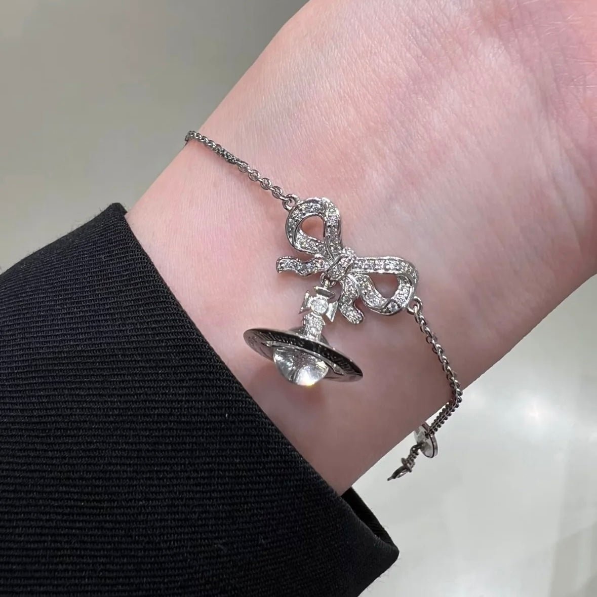 ⁠⁠Vivienne Westwood Octavie Pendant Bracelet 純銀蝴蝶結閃鑽手鏈 (最熱賣3色入) - Topickstore