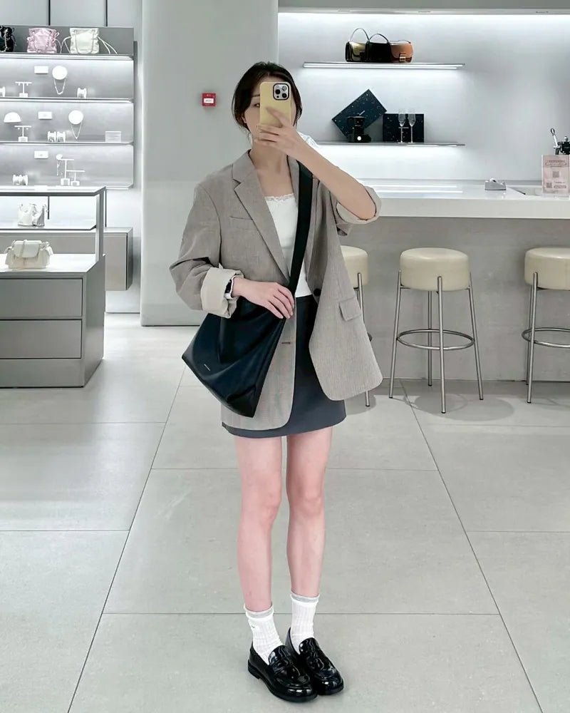Charles&Keith 淺米色麂皮 & 黑皮大容量單肩包 - Topickstore