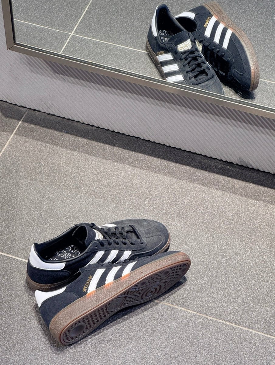 現貨引爆！Adidas Originals Handball Spezial 黑白麂皮焦糖底 🤍 - Topickstore