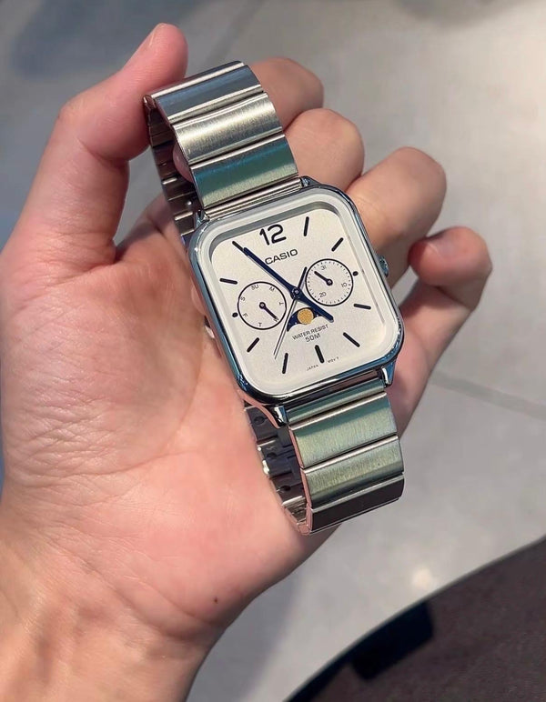 超有質感! Casio 經典月相小方錶 (黑/白兩色)