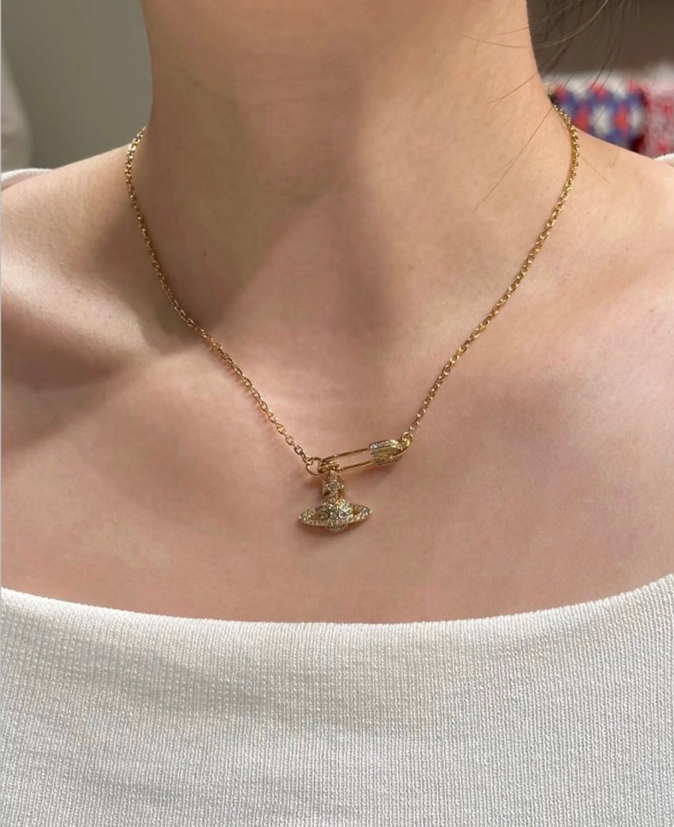Vivienne Westwood 人氣款Lucrece Orb Necklace 扣針款頸鏈 - TOPICKSTORE