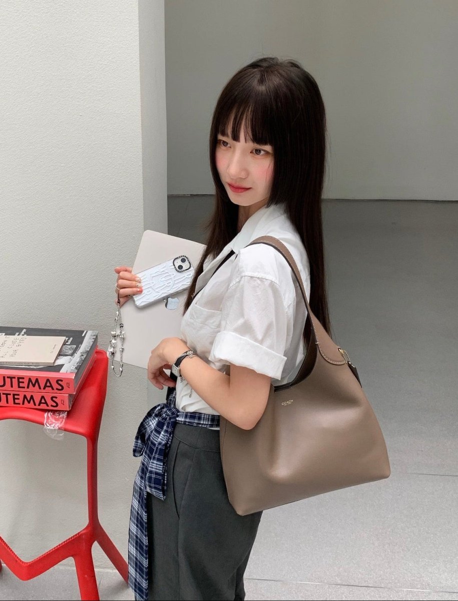 Coach Brooklyn Shoulder Bag 28 清新百搭石灰色 - Topickstore