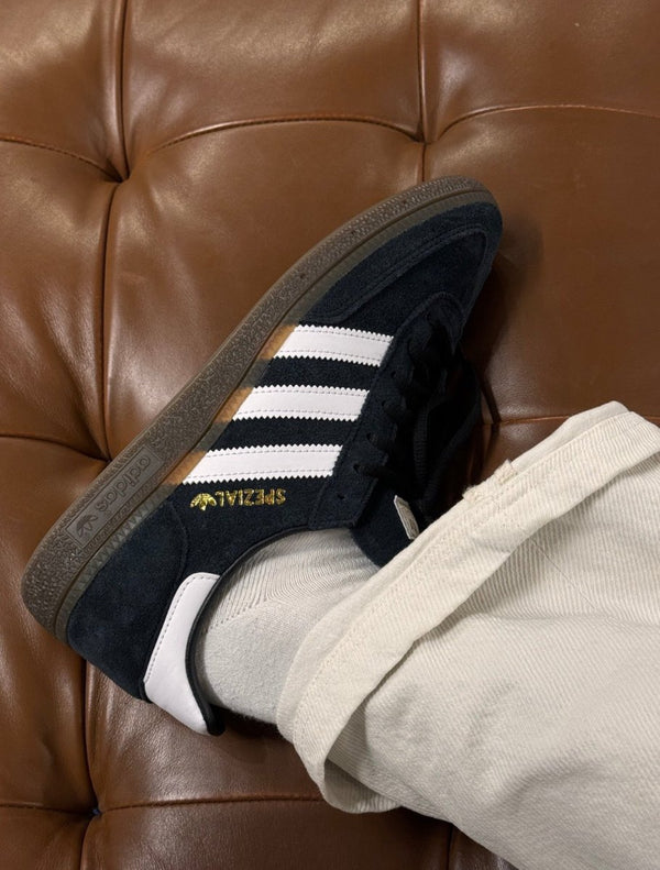 現貨引爆！Adidas Originals Handball Spezial 黑白麂皮焦糖底 🤍 - Topickstore