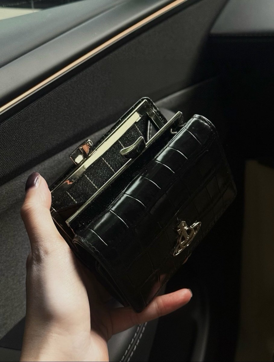 Vivienne Westwood Small Frame Wallet 超難買🥹現貨售完即止‼️新版3D LOGO 黑銀鱷魚皮口金三折銀包 - Topickstore