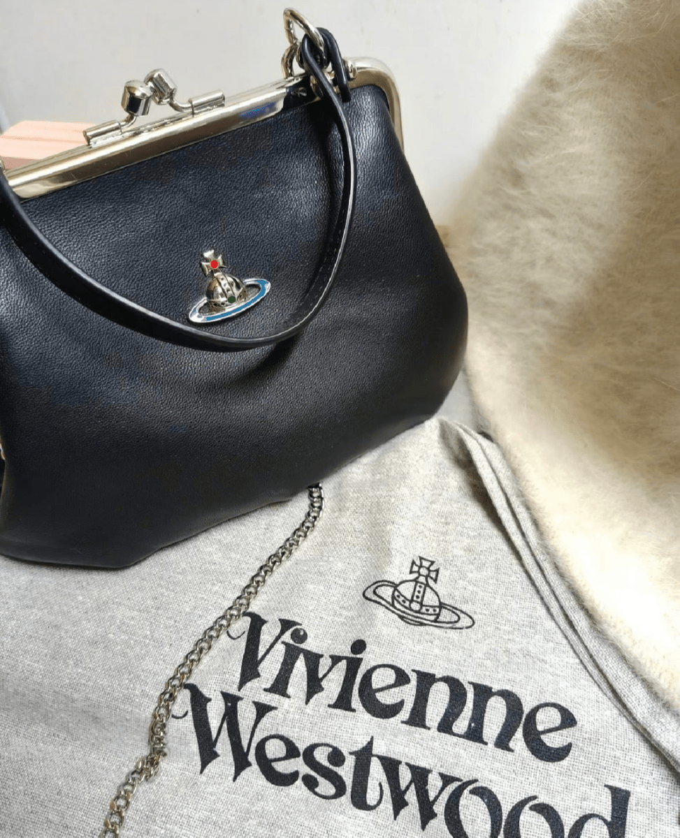 Vivienne Westwood 經典藍土星🪐餃子袋 - Topickstore