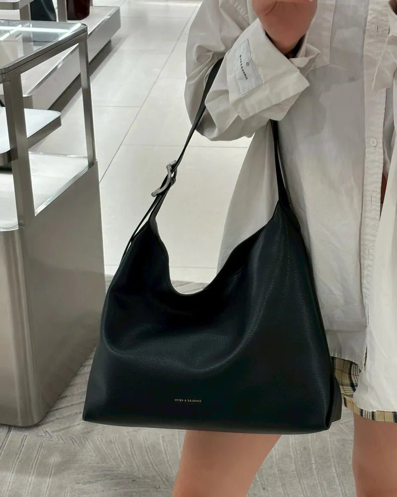Charles&Keith 淺米色麂皮 & 黑皮大容量單肩包 - Topickstore