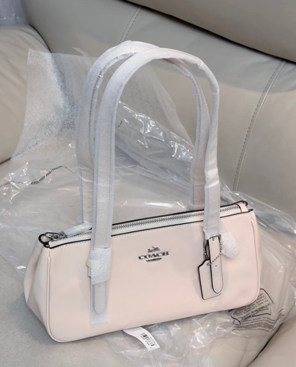 Coach Asher 34 🕯️油蠟皮復古單肩包🖤｜最熱賣兩色：￼楓葉棕🍁 & 黑色🖤 - Topickstore