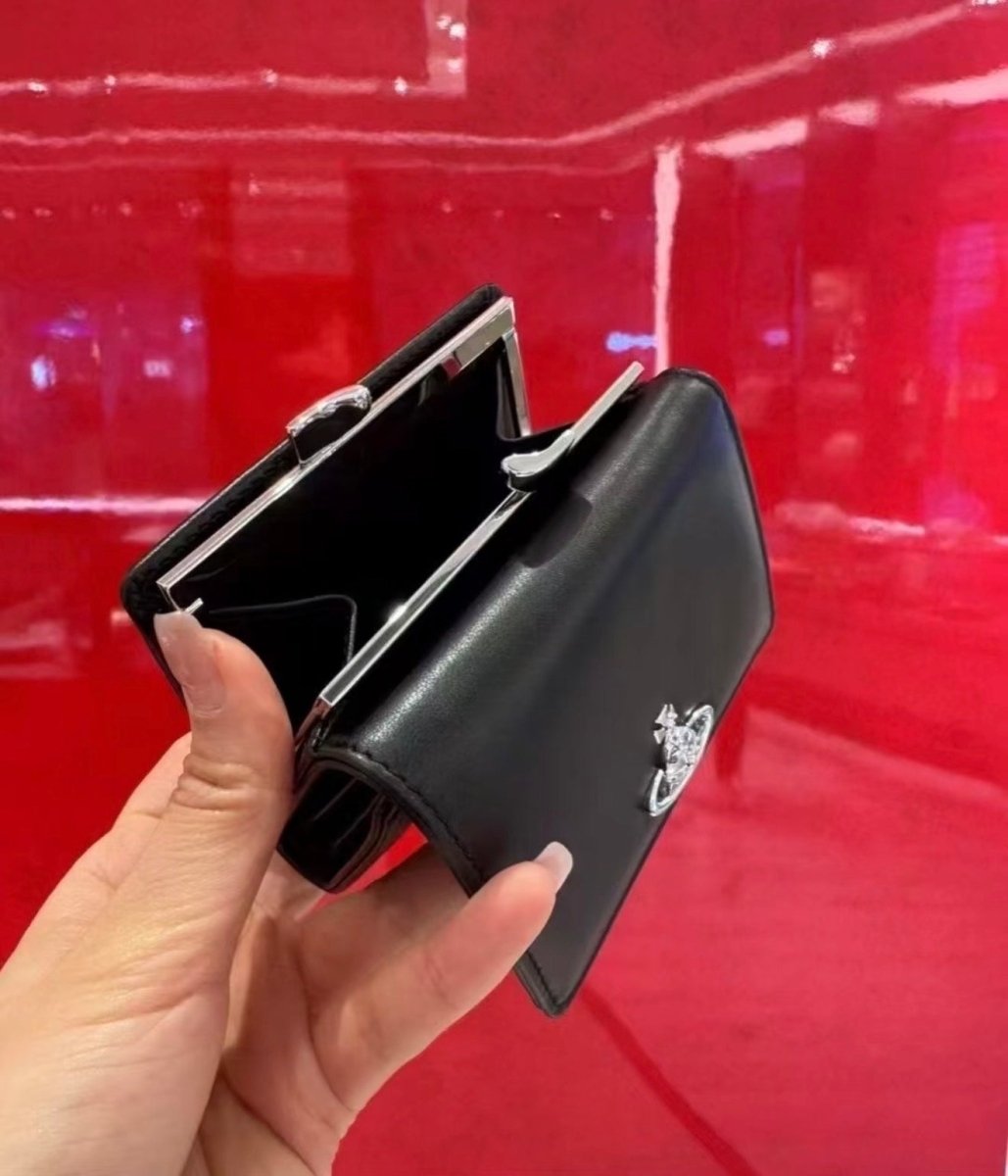 Vivienne Westwood Small Frame Wallet 黑銀色荔枝皮 & 超軟熟牛皮🖤✨ 內有超多格超實用！！ - Topickstore