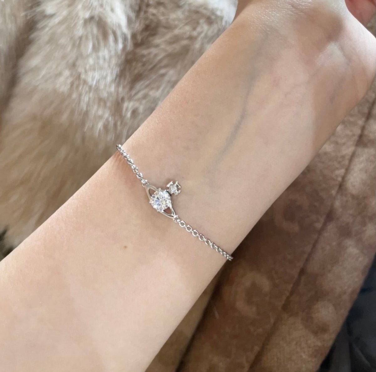 Vivienne Westwood Reina Pendant Bracelet 手鏈✨ - Topickstore