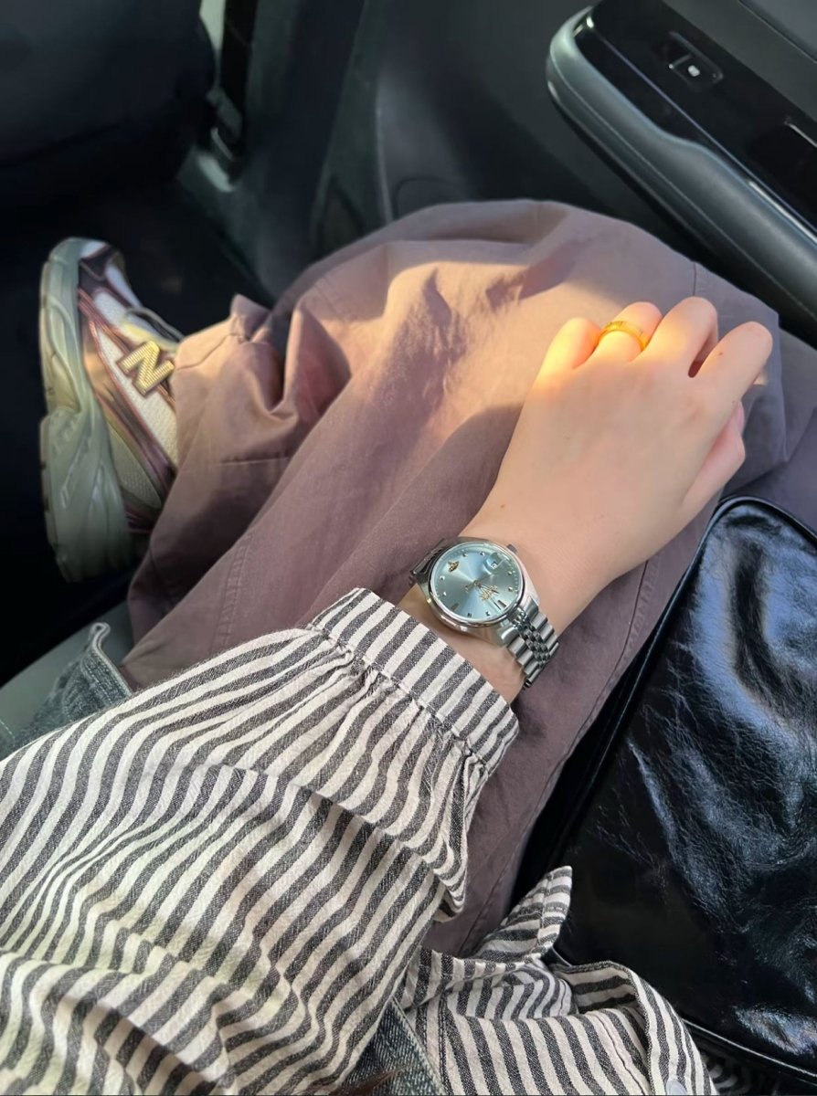 (小/大錶面)Vivienne Westwood Camberwell Watch - 超顯白冰川藍 [最熱賣情侶錶款］ - Topickstore