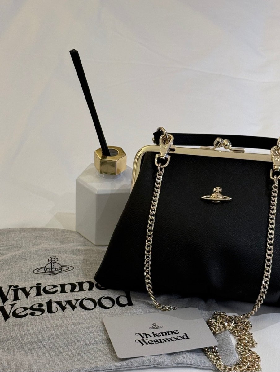 Vivienne Westwood 復古黑金皮革十字紋餃子袋 - Topickstore