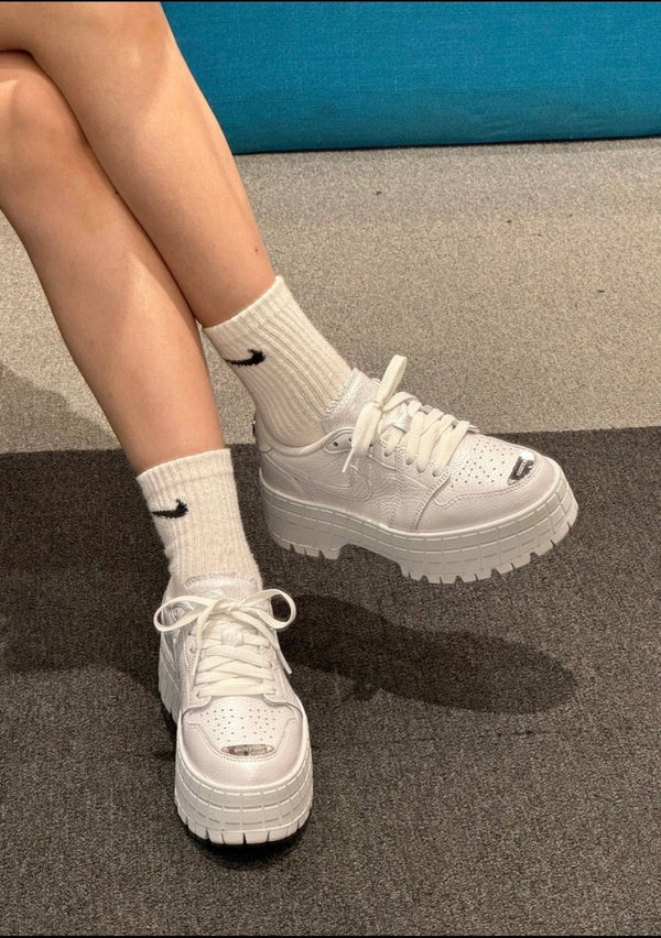 🖤Karina 同款！Nike Air Jordan 1 Brooklyn Low 鐵牌厚底鞋(黑白兩色) - Topickstore