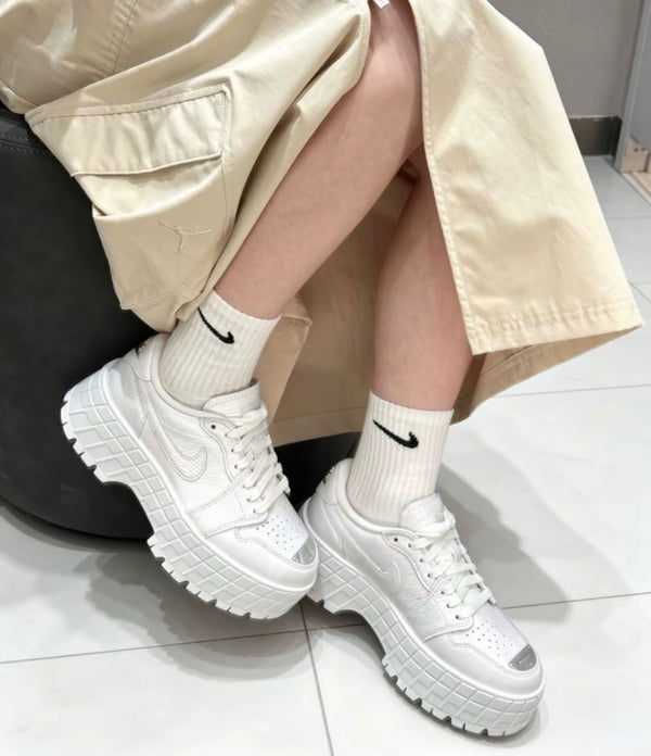 🖤Karina 同款！Nike Air Jordan 1 Brooklyn Low 鐵牌厚底鞋(黑白兩色) - Topickstore