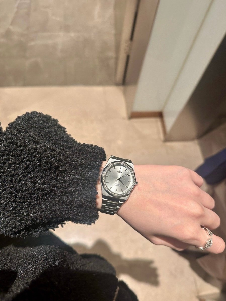 Vivienne Westwood Moonlight 白月光｜清冷感鑲鑽八角手錶 🌙✨ - Topickstore