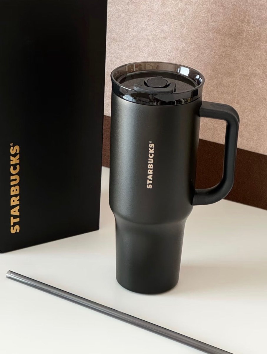 【 亞太區限定 】 Starbucks ALL BLACK🖤鎏金系列｜1120mL霧面黑水杯✨（太帥了～） - Topickstore