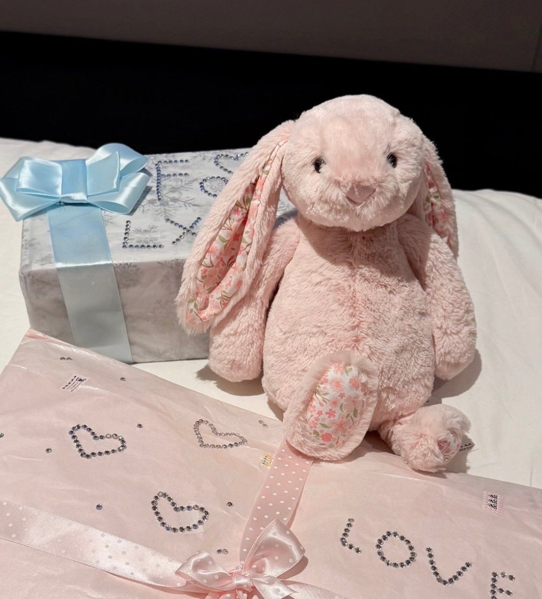 JELLYCAT Blossom Blush Bunny ｜31cm 碎花粉兔兔🐰超夢幻粉色🌸｜女生沒可能不愛💓✨］ - Topickstore