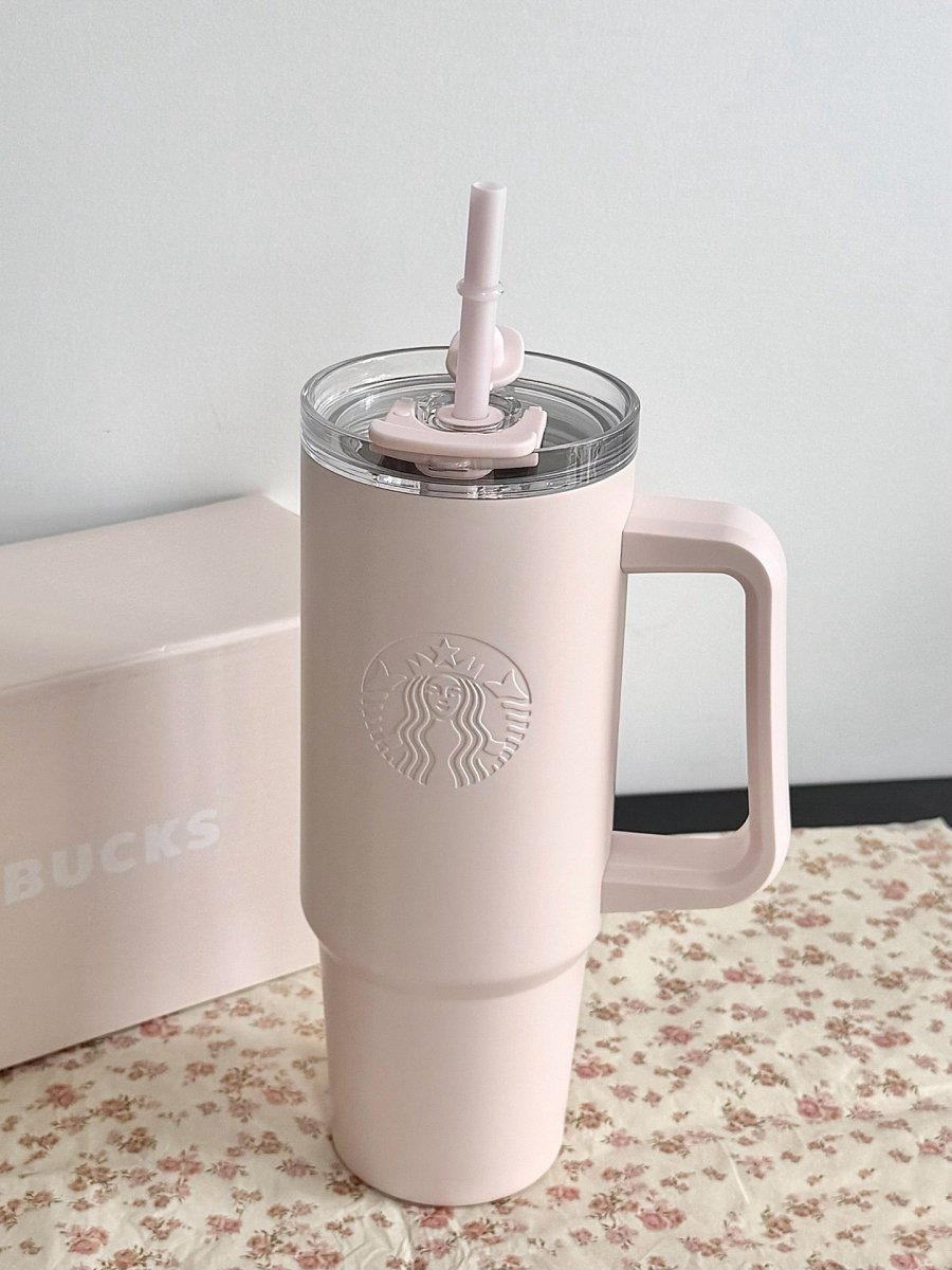 【 亞太區限定 】 Starbucks✨超級美少女粉💓900mL 不鏽鋼吸管水杯｜女生們 找到你們喝水的動力了🥹！！ - Topickstore