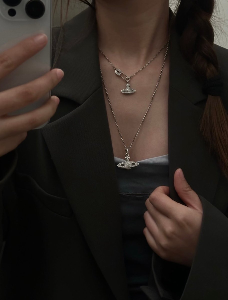Vivienne Westwood 人氣款Lucrece Orb Necklace 扣針款頸鏈 - Topickstore