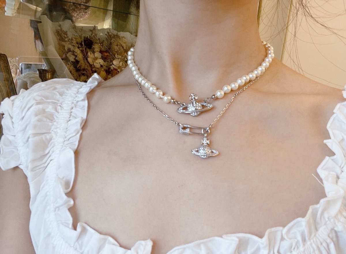 Vivienne Westwood 人氣款Lucrece Orb Necklace 扣針款頸鏈 - Topickstore