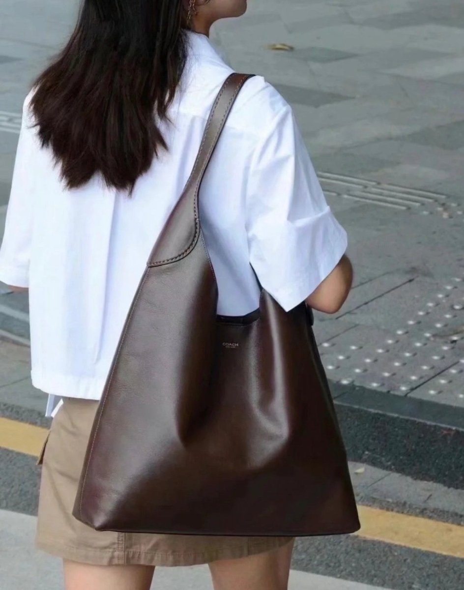 Coach Brooklyn Shoulder Bag 39 | 超大容量 ITZY彩領日常都在用!! - Topickstore