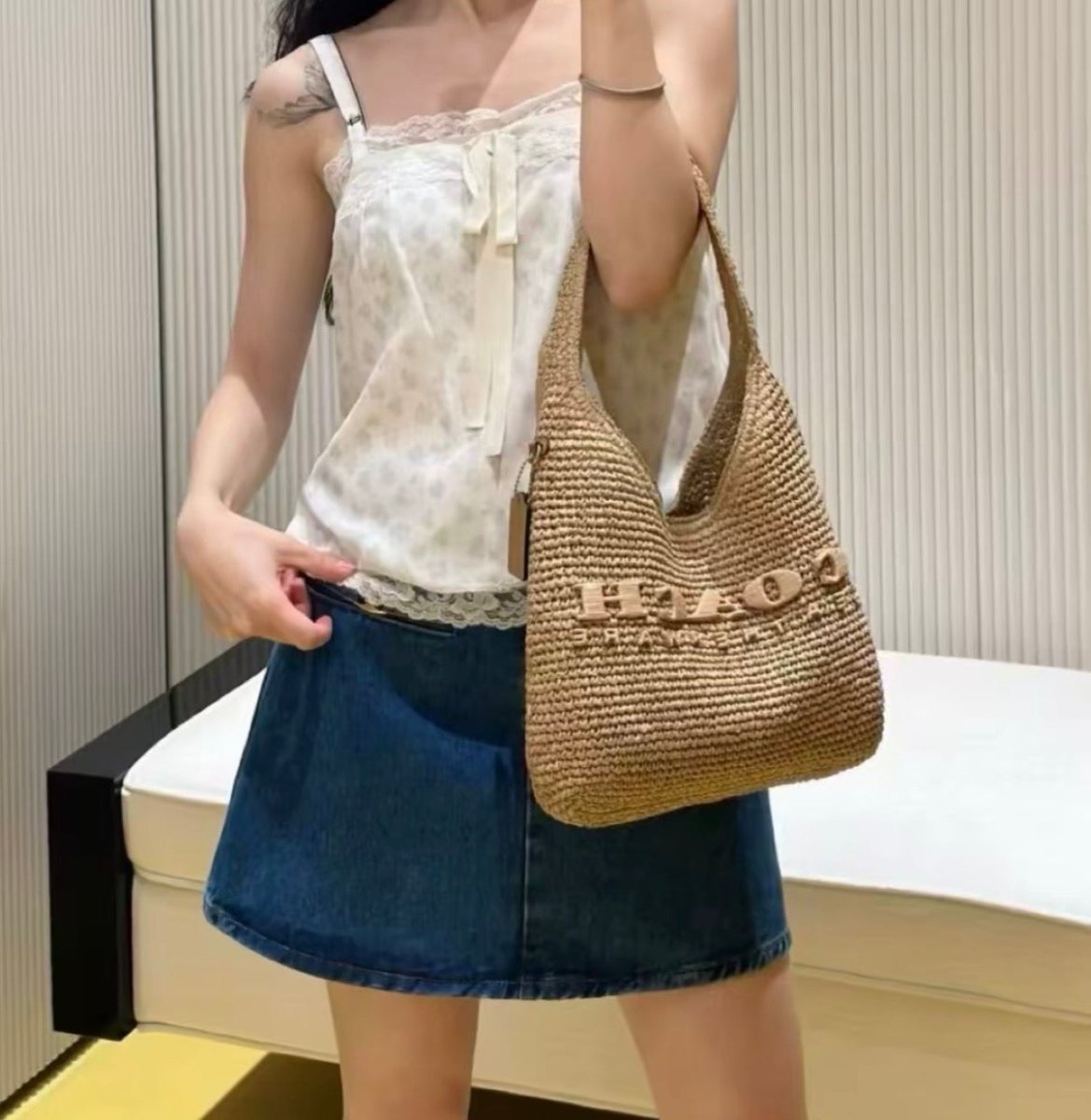 Coach Brooklyn Shoulder Bag 28 草編肩背袋｜夏日度假風情 - Topickstore