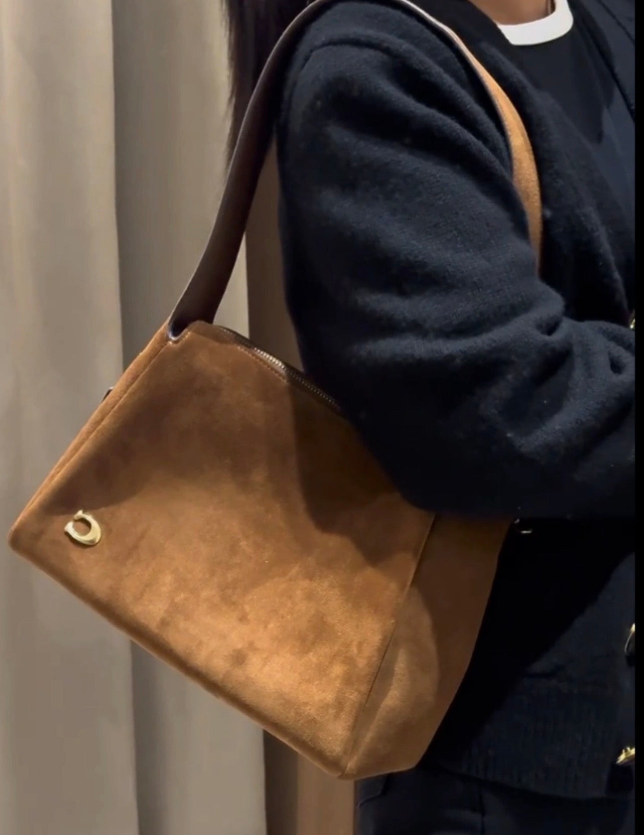 Coach Lola Shoulder Bag 復古麂皮肩背袋
