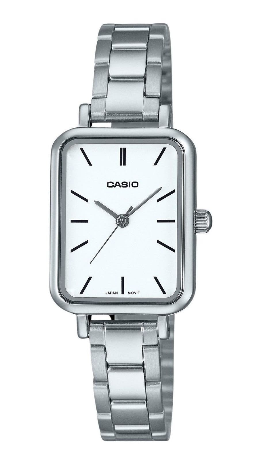 Casio Classic Square｜放射紋錶盤 簡潔層次感