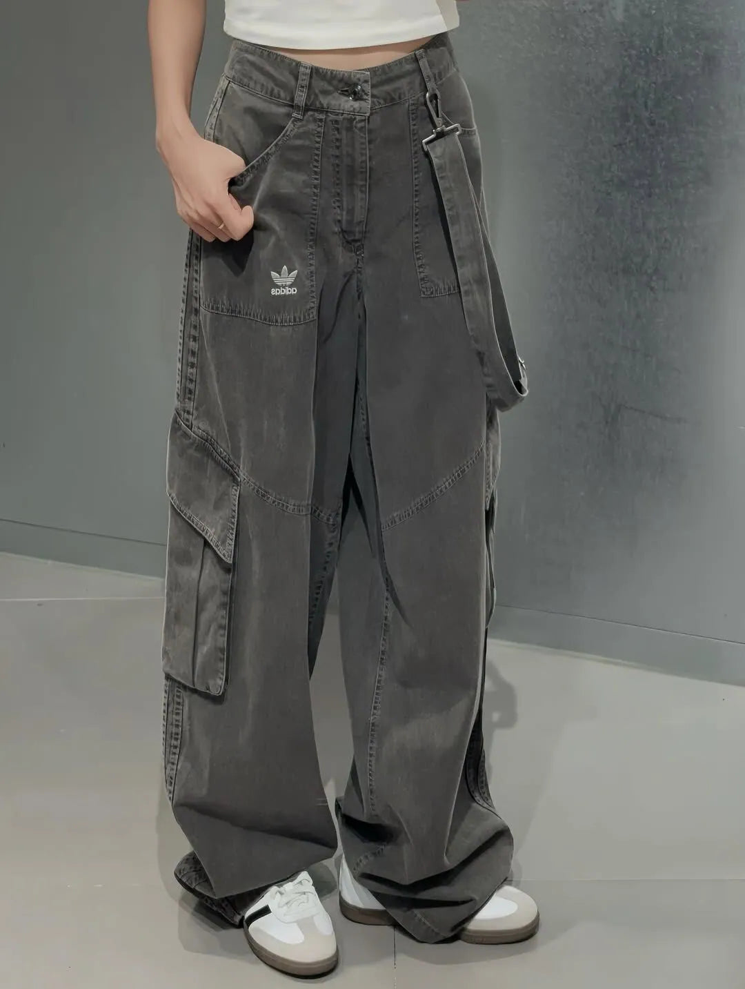 ADIDAS 三葉草 牛仔工裝彎刀褲 復古水洗灰｜Y2K街頭感