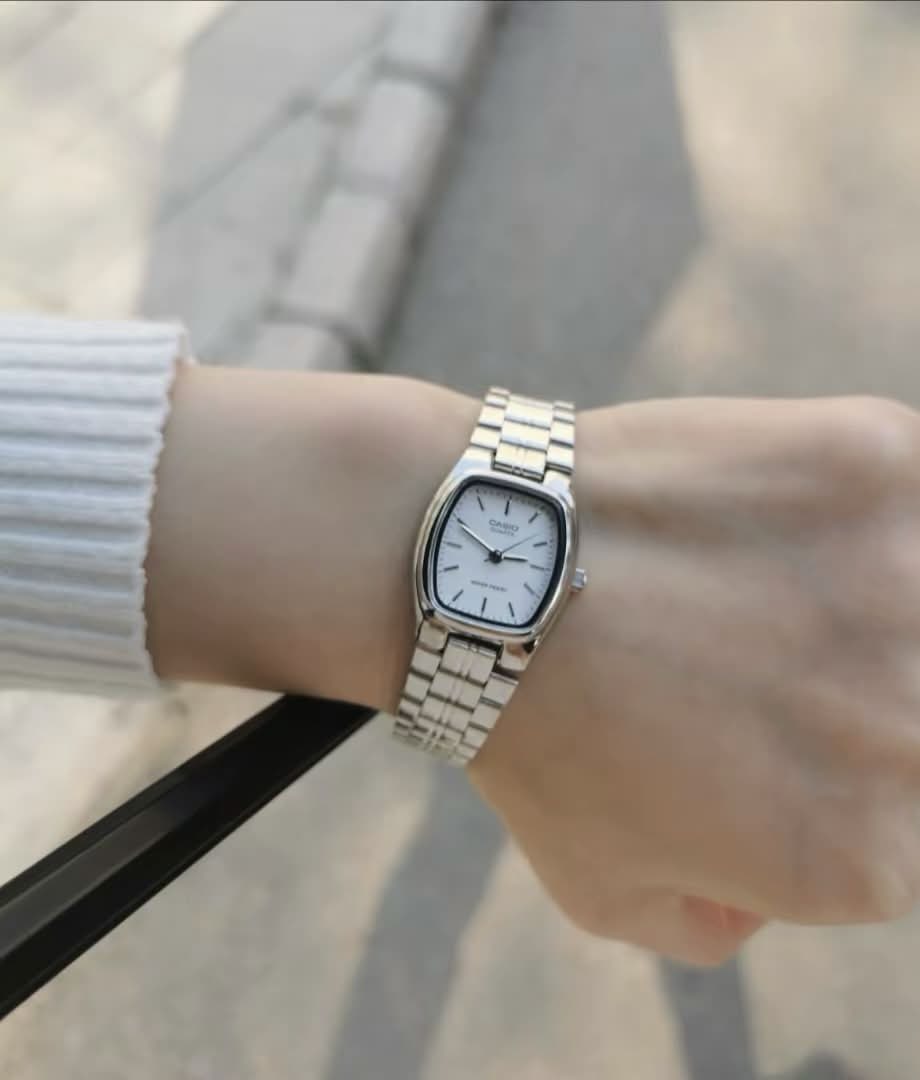 Casio Classic Silver｜輕薄設計 Y2K復古風