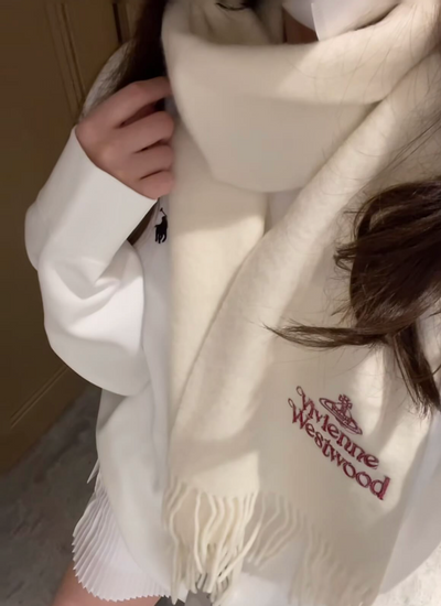 Vivienne Westwood 100%純羊毛刺繡 Logo 頸巾｜[送禮首選・溫柔顯氣質]